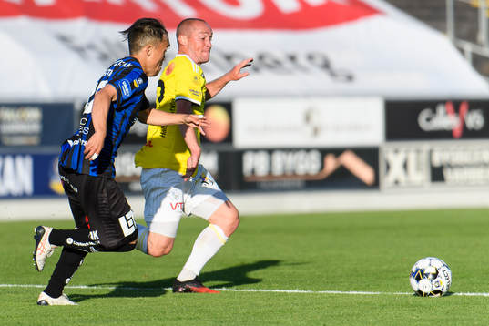 Sirius Yukiya Sugita och Falkenbergs Christoffer Carlsson