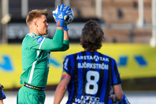 Sirius målvakt Lukas Jonsson