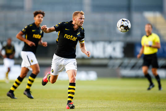 s Sebastian Larsson