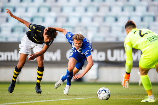 s Robin Tihi och IFK Göteborgs August Erlingmark