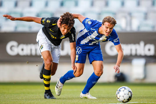 s Robin Tihi och IFK Göteborgs August Erlingmark