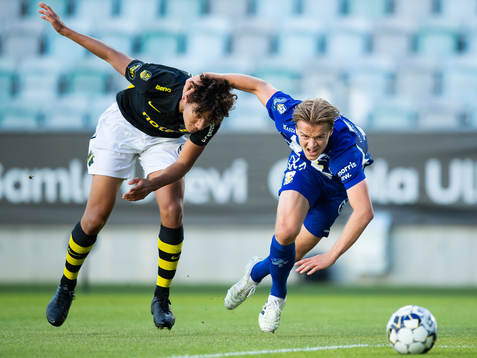 s Robin Tihi och IFK Göteborgs August Erlingmark
