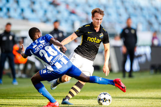 s Saku Ylätupa och IFK Göteborgs Alhassan Yusuf Abdullahi