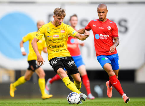 Mjällbys Eric Björkander och Helsingborgs Anthony van
