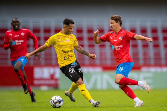 Mjällbys Mohanad Jeahze och Helsingborgs Alex Timossi