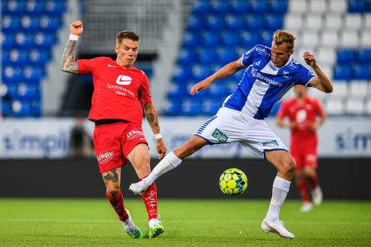 Robert Taylor of Brann and Jonathan Lindseth of Sarpsborg