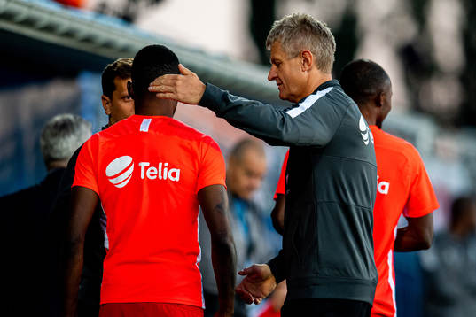 Daouda Bamba and Lars Arne Nilsen, head coach of Brann