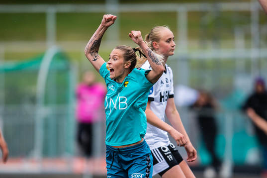 Mimmi Matilda Löfwenius Veum of LSK Kvinner celebrates