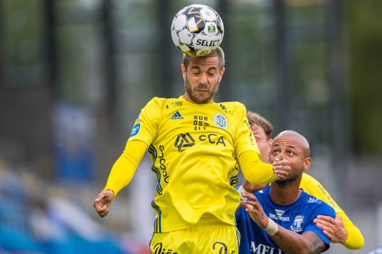 Sundsvalls Juan José Ciercoles Sagra och Trelleborgs Salif