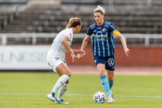 Umeås Jasmin Nejati och Djurgårdens Olivia Schough