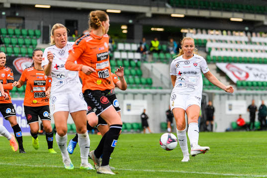 Rosengårds Glodis Perla Viggosdottir gör 0-1