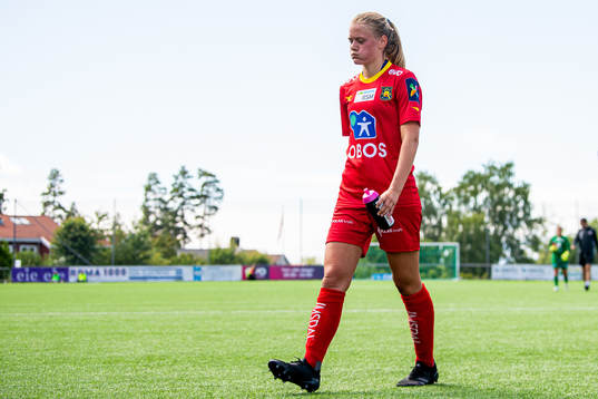 Mathilde Harviken of Røa looks dejected at half time