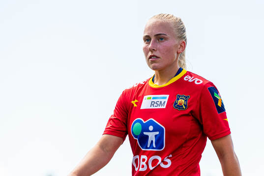 Vilde Gullhaug Birkeli of Røa looks dejected at half time