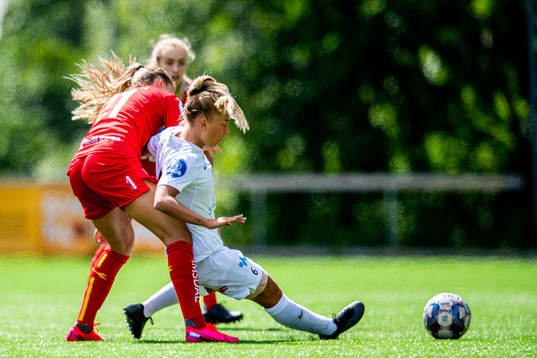 Vilde Fjelldal of Røa and Rikke Bogetveit Nygard of