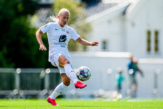 Thea Bjelde of Arna-Bjørnar
