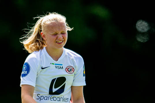 Linnea Laupstad of Arna-Bjørnar looks dejected