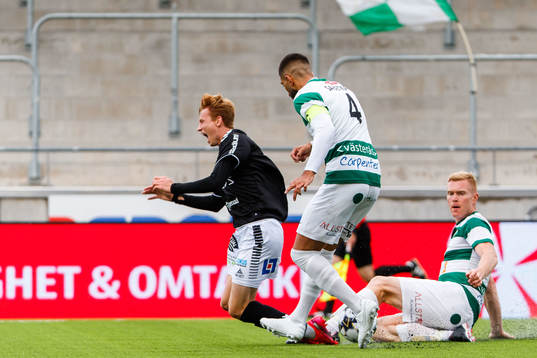 GAIS Julius Lindberg mot Västerås Sean Sabetkar och David