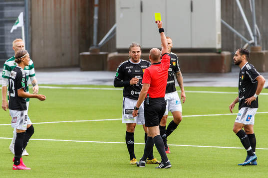 GAIS Charlie Weberg tilldelas en varning