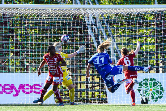 Örebros Alfred Ajdarevic gör 1-1