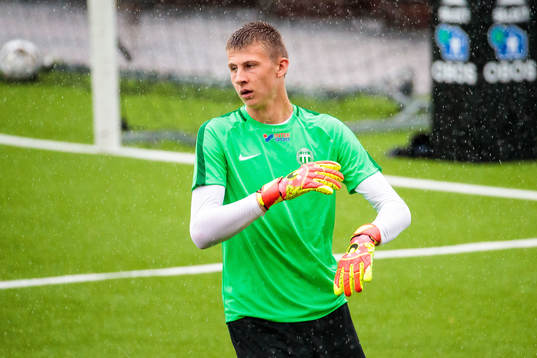 Västerås Viktor Steen innan fotbollsmatchen i Superettan