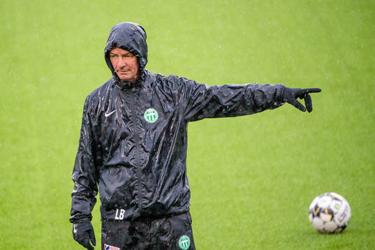 Västerås ledare Leif Berg innan fotbollsmatchen i
