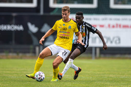 Lunds Jakob Ottosson och Landskronas Patrick Nwadike