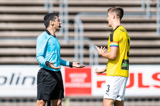 Domare Mohammadreza Faghani i samtal med Lunds Johan