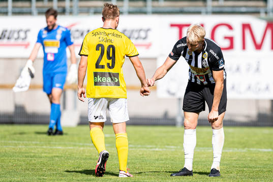 Lunds Jesper Strid och Landskronas Viktor Wihlstrand tackar