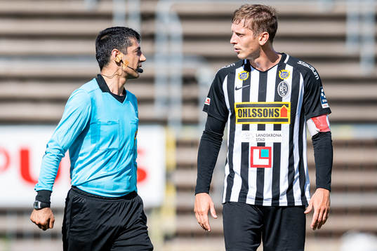 Domare Mohammadreza Faghani i samtal med Landskronas Philip