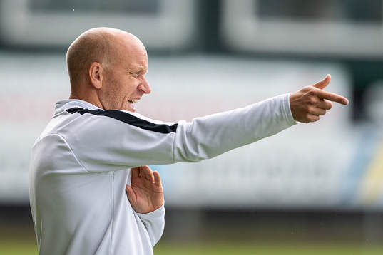 Landskronas tränare Billy Magnusson reagerar