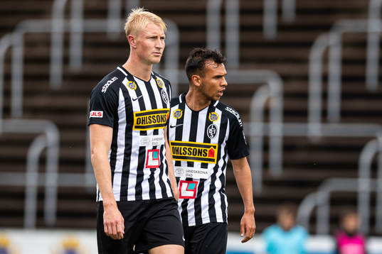 Landskronas Viktor Wihlstrand och Sumar Almadjed deppar