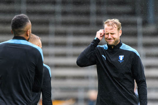 Malmö FFs Ola Toivonen värmer upp