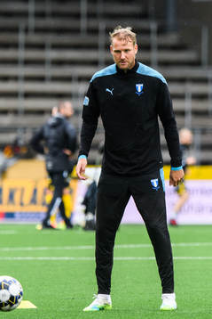 Malmö FFs Ola Toivonen värmer upp