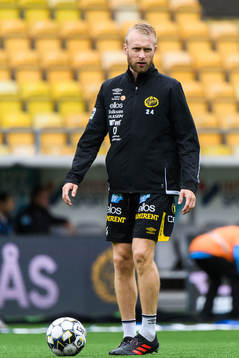 Elfsborgs Johan Larsson värmer upp