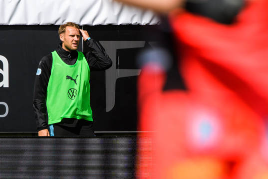 Malmö FFs Ola Toivonen värmer upp
