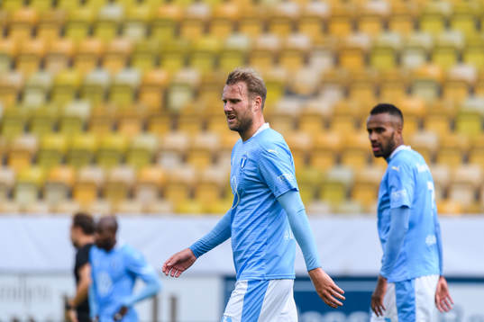 Malmö FFs Ola Toivonen och Isaac Kiese Thelin deppar