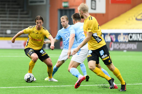 Elfsborgs Simon Olsson och Malmö FFs Oscar Lewicki