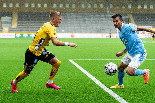 Elfsborgs Jesper Karlsson och Malmö FFs Behrang Safari