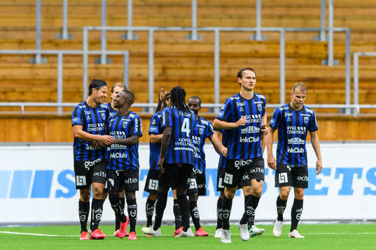 Sirius Stefano Vecchia jublar med Mohammed Khalid Saeid,
