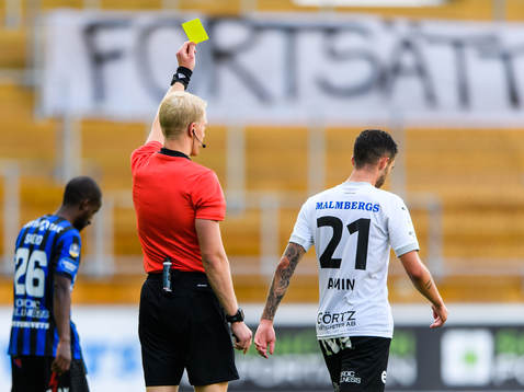 Örebros Simon Amin tilldelas en varning