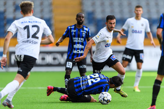 Sirius Stefano Vecchia faller i en duell med Örebros Simon