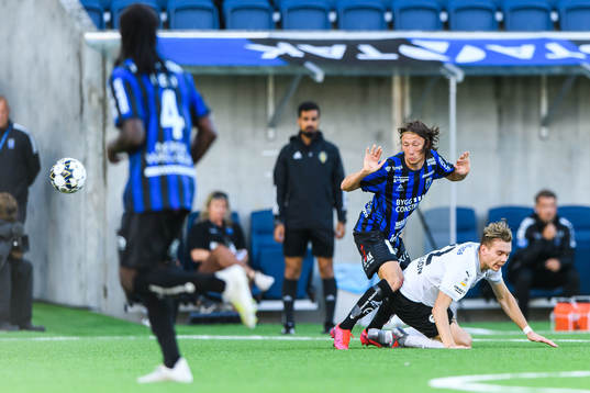Sirius Axel Björnström och Örebros Jake Larsson