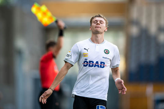 Örebros Jake Larsson deppar