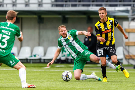Hammarbys Darijan Bojanic och Häckens Leo Bengtsson