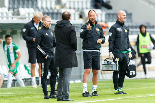 Häckens tränare Andreas Alm och assisterande tränare