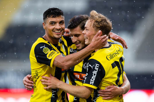 Häckens Adam Andersson t.h. jublar