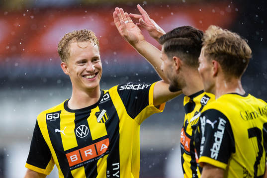 Häckens Adam Andersson t.h. jublar