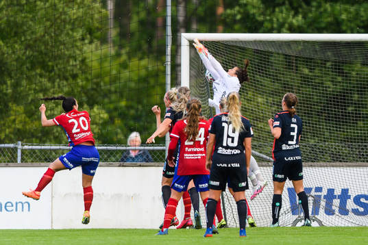 Vittsjös målvakt Sabrina D’Angelo släpper in 1-2