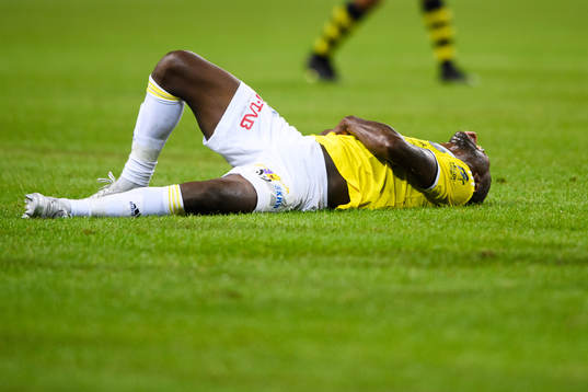 Falkenbergs Nsima Peter har ont