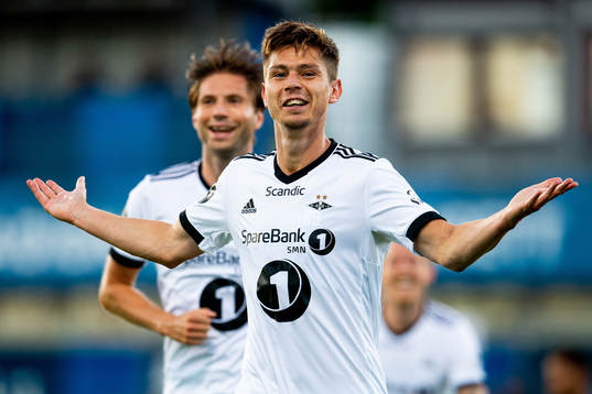 Torgeir Børven of Rosenborg celebrates 0-1